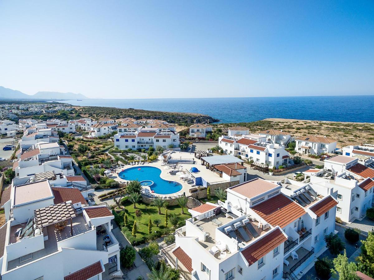 Carrington Holidays Kyrenia  Exterior photo